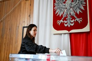  لهستانی‌ها امروز در دور دوم انتخابات ریاست‌جمهوری پای صندوق‌های رأی رفتند