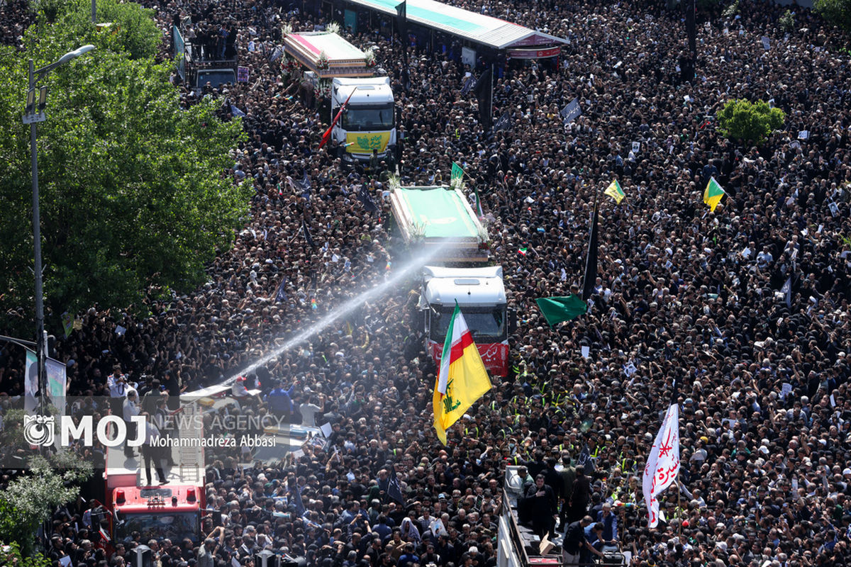 مراسم تشییع پیکر رئیس جمهور و همراهان شهیدش در تهران