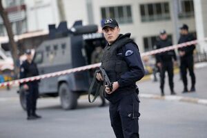 Turkish court arrests 6 journalists, employee of independent newspaper over FETO links