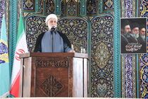 تأکید امام‌جمعه کیش بر ایستادگی ایران در جنگ تحمیلی و ضرورت تحقق اقتصاد مقاومتی
