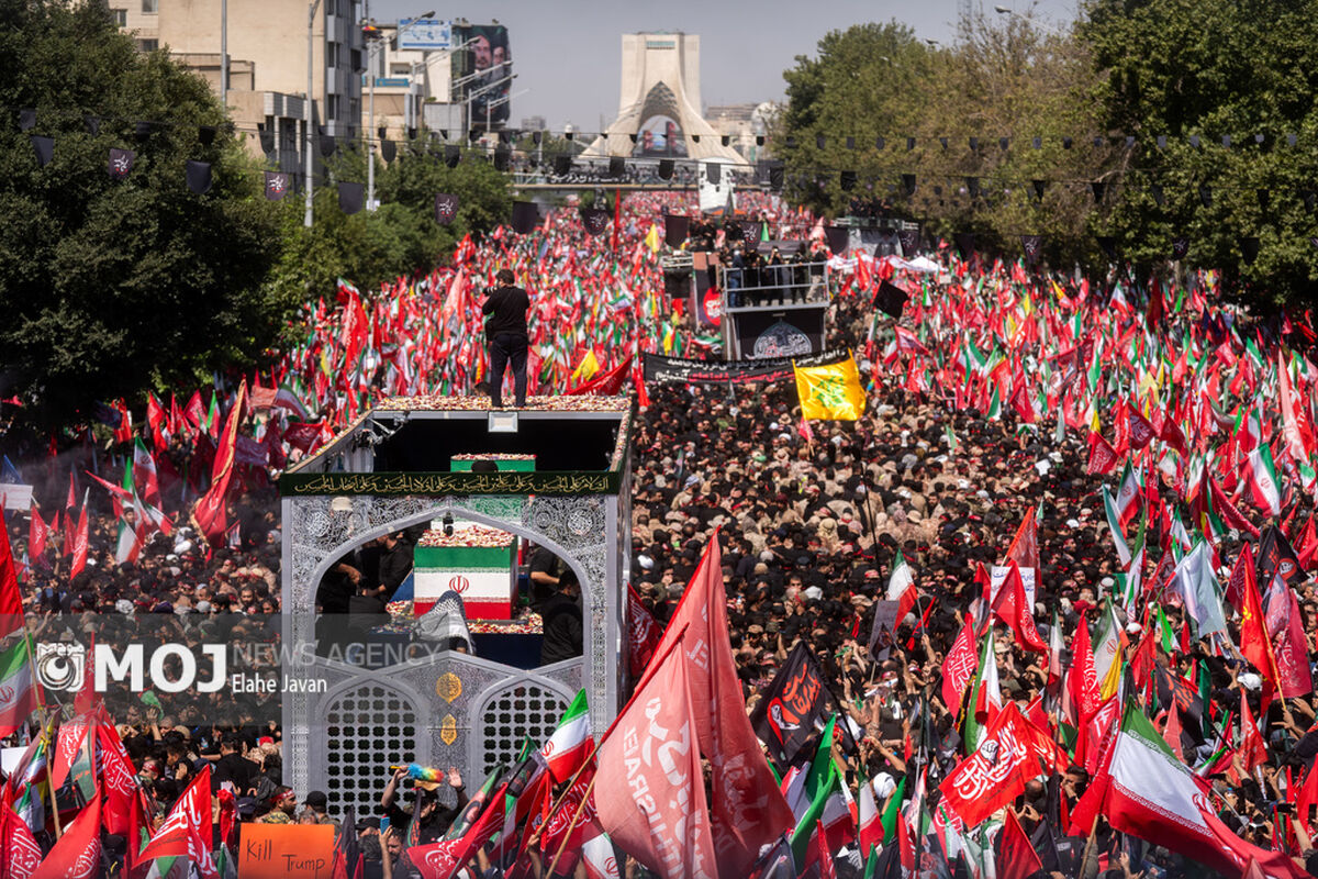 مراسم تشییع پیکر مطهر رهبر شهید انقلاب در تهران