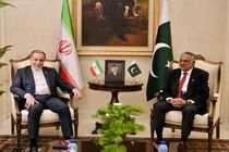شهباز شریف و عراقچی در اسلام‌آباد با یکدیگر گفتگو کردند