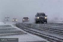 محور کرج - چالوس با تلاش نیروهای راهداری بازگشایی شد