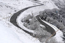 انجام عملیات راهداری زمستانی با استقرار ٧٠٠٠ راهدار در بیش از ۷۰۰ پایگاه راهداری