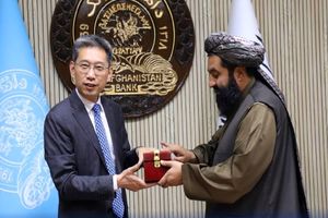  سفیر چین در کابل از تمایل کشورش برای گسترش همکاری‌های مالی و اقتصادی با افغانستان خبر داد