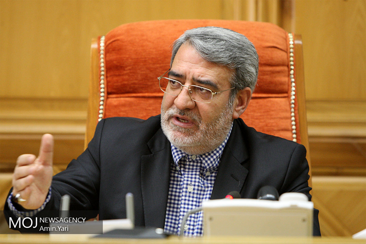 اعطای حکم شهردار جدید تهران توسط وزیر کشور