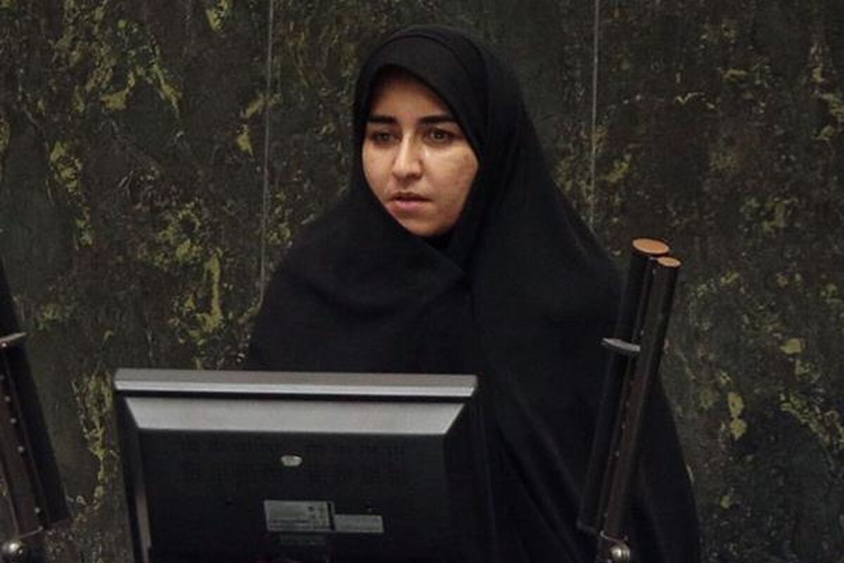 سارا فلاحی