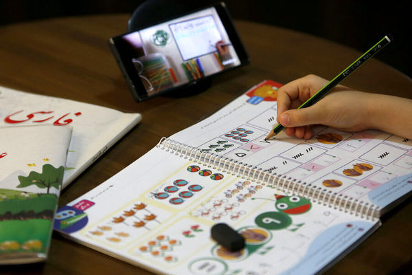 پتلفرم شاد نمی تواند به همه دانش آموزان خدمات بدهد