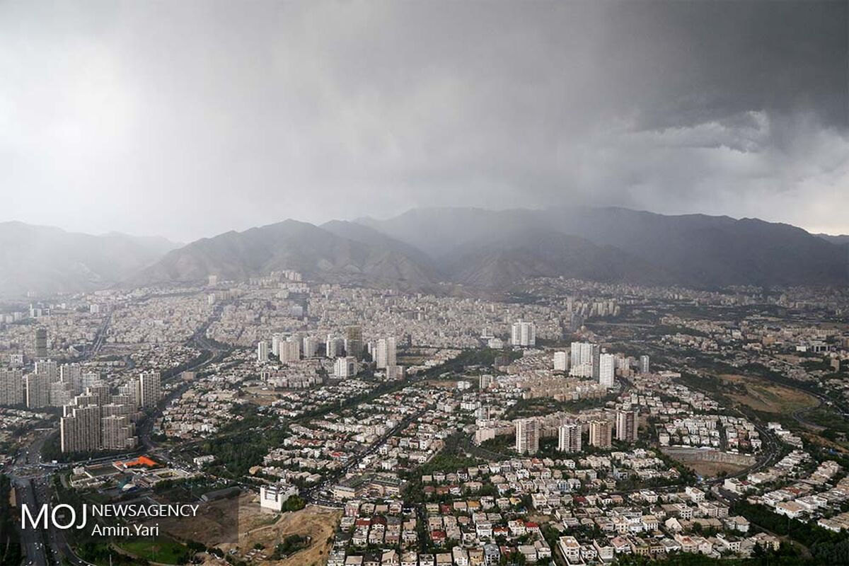 نمای شهر تهران از بالای برج میلاد