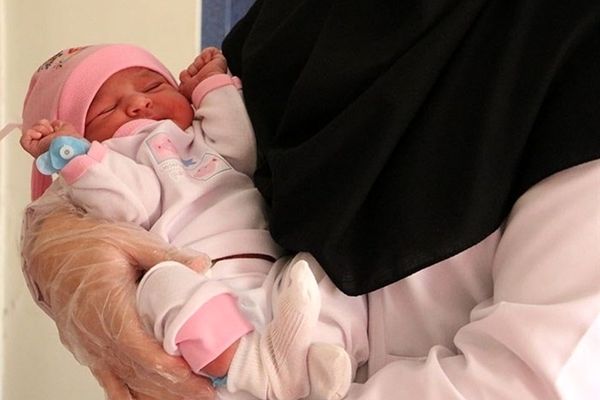 فاصله تولد دوم از ۳.۳ سال دهه ۶۰ به ۵.۹ سال در سال ۱۴۰۳ رسید