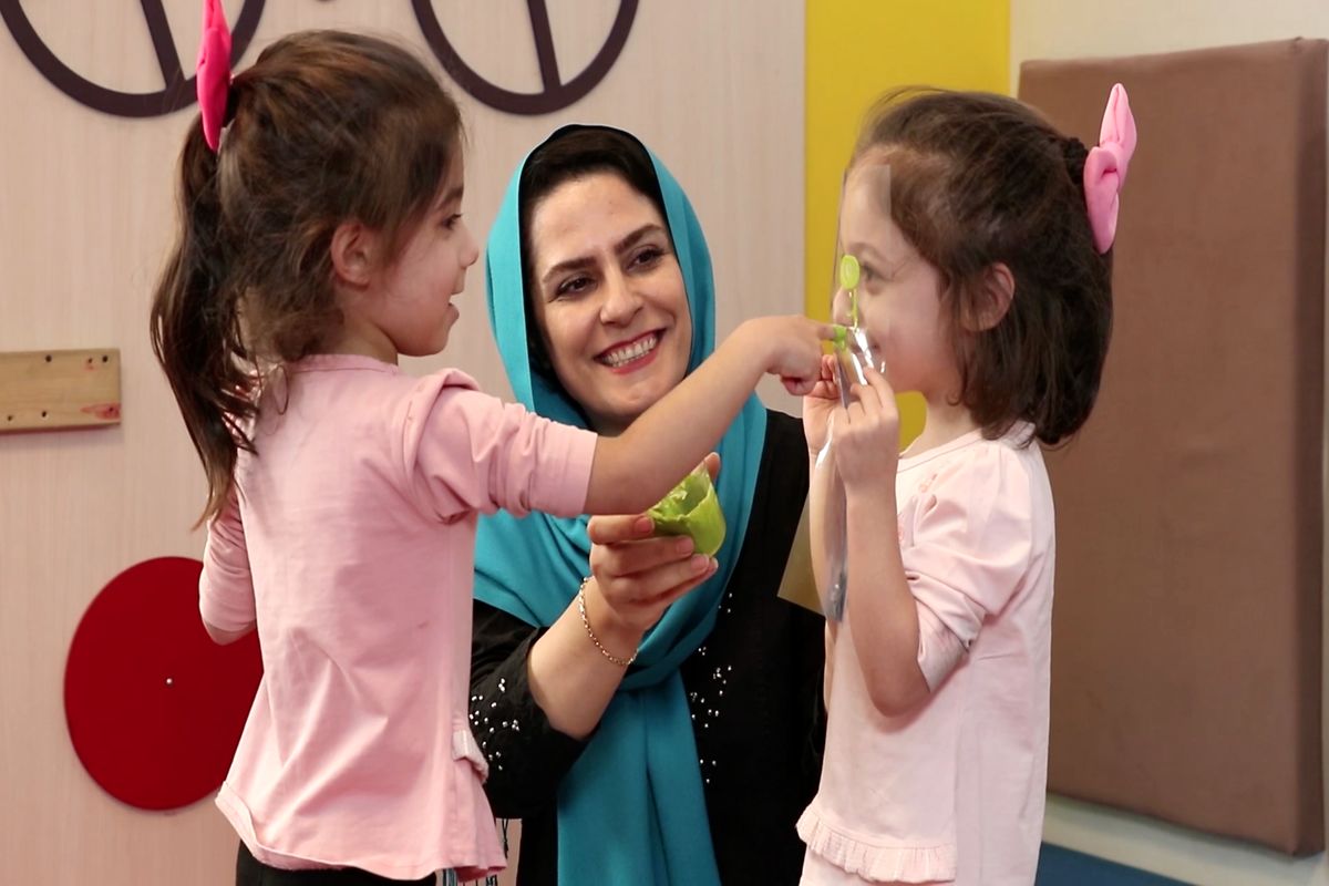 فاطمه لطیفی-آموزش هنر به کودکان