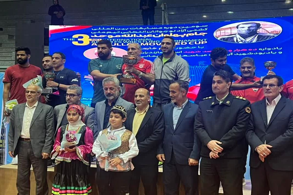 قهرمانی رقابت‌های بین المللی کشتی جام عبدالله موحد به ایران رسید