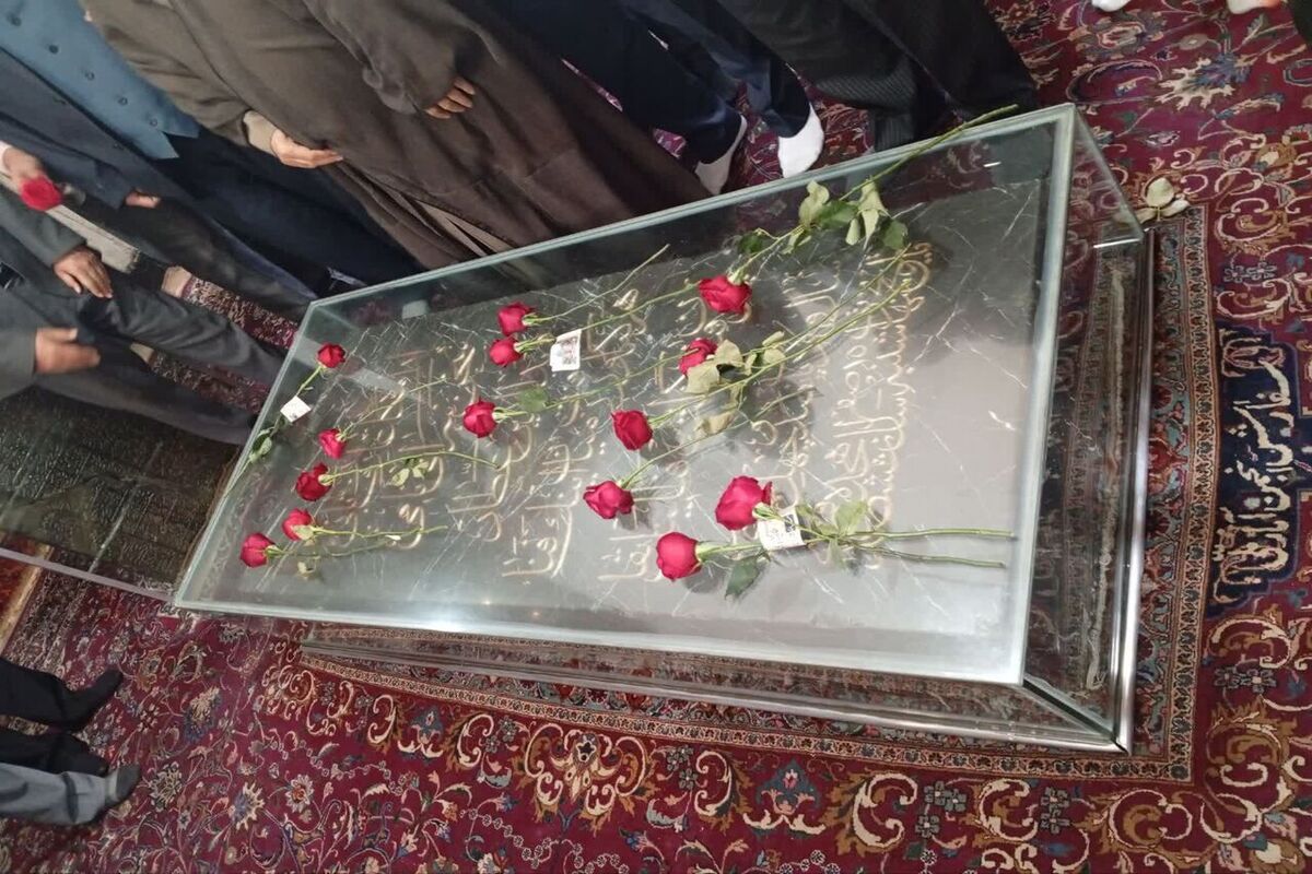  مقبره عطار نیشابوری