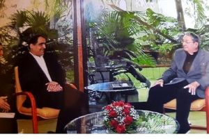 وزیر بهداشت پیام کتبی روحانی را به رئیس جمهور کوبا تقدیم کرد
