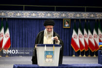 حضور رهبر معظم انقلاب در چهاردهمین دوره انتخابات ریاست جمهوری
