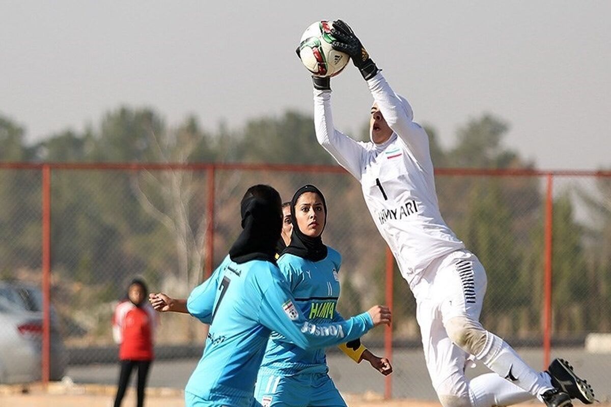 فوتبال بانوان