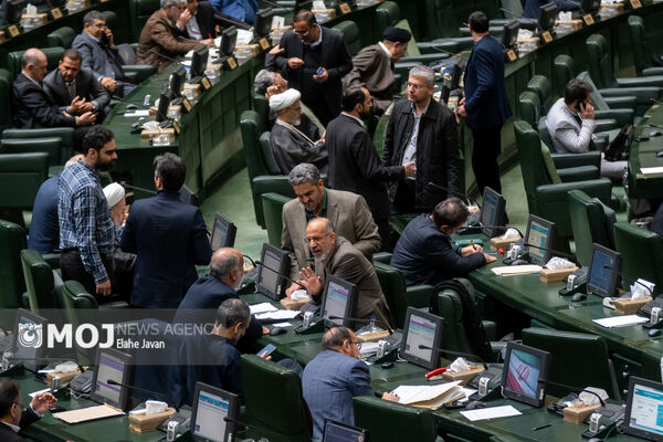 مجلس برای تبیین موضوع نفوذ دشمنان ۳ وزراتخانه را مکلف کرد