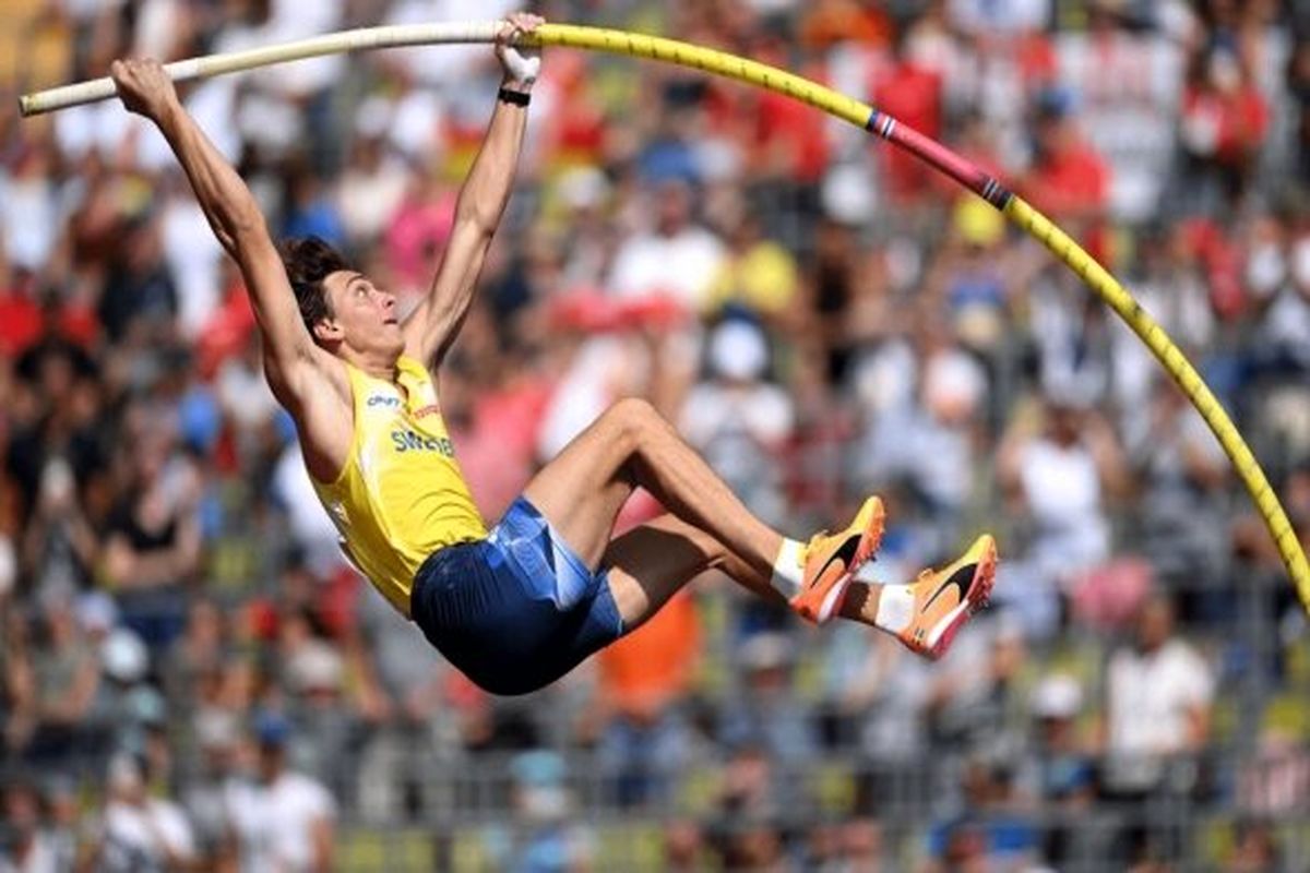 پرش با نیزه