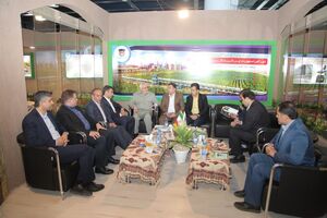 حضور معاون سازمان محیط زیست در غرفه ذوب آهن اصفهان 