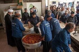 توزیع 12 هزار پرس غذای گرم در بین زائران مهدوی