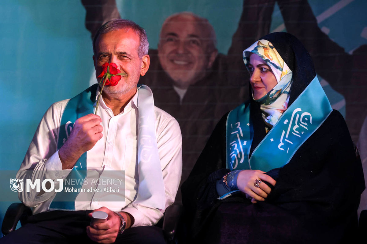 اجتماع هواداران «مسعود پزشکیان» در ورزشگاه حیدرنیا