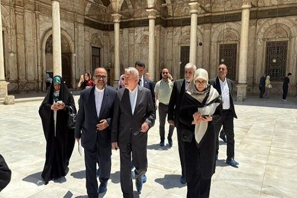 وزیر میراث‌فرهنگی از مسجد تاریخی محمدعلی دیدن کرد