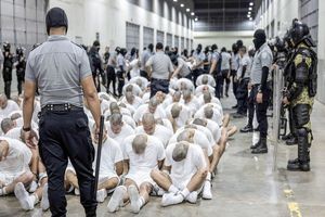 شورای کاخ سفید در حال بررسی امکان اعزام مجرمان آمریکایی به زندان السالوادور هست