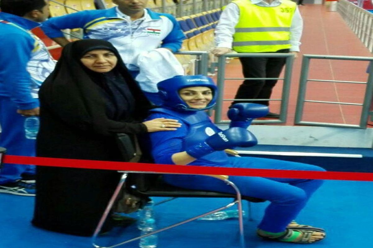 بانوی سانداکار