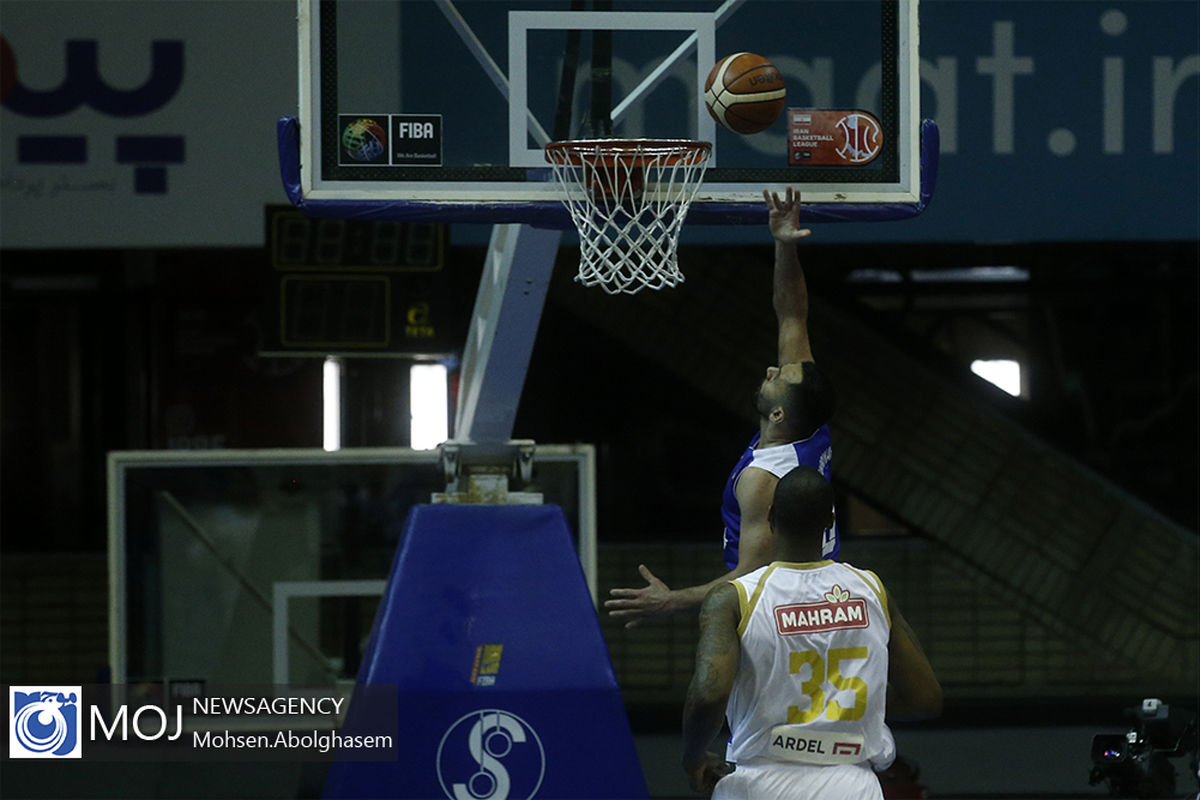 دیدار تیم های بسکتبال مهرام و پالایش نفت آبادان