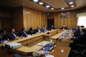 مطبوعات از ارکان اصلی نقادی در جامعه هستند