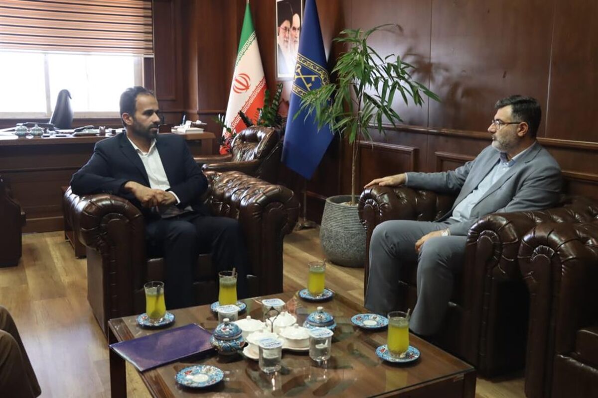 مدیرکل تعاون، کار و رفاه اجتماعی استان گیلان با شهردار رشت