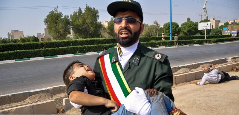 مراسم تشییع شهدای حادثه تروریستی اهواز با حضور نمایندگان رهبری آغاز شد