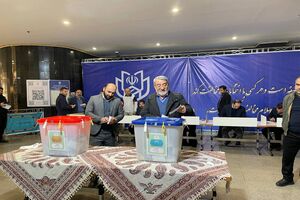 وزیر سابق کشور رای خود را به صندوق انداخت