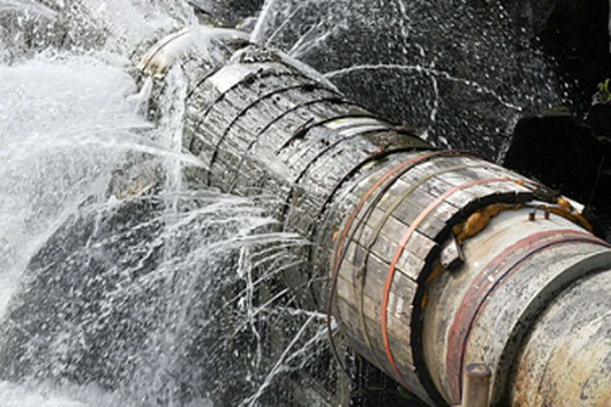 ترکیدگی لوله آب