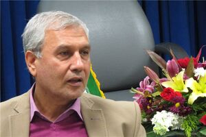 دولت در دام مجادلات بی‌هدف گرفتار نمی‌شود