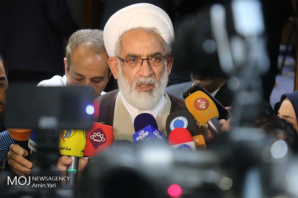 رییس سازمان خصوصی‌سازی در جهت حفظ حقوق عامه ممنوع الخروج شده است