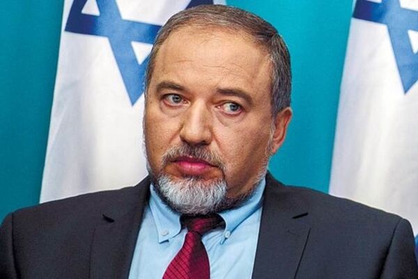 لیبرمن خواستار برکناری وزیر جنگ رژیم صهیونیستی شد