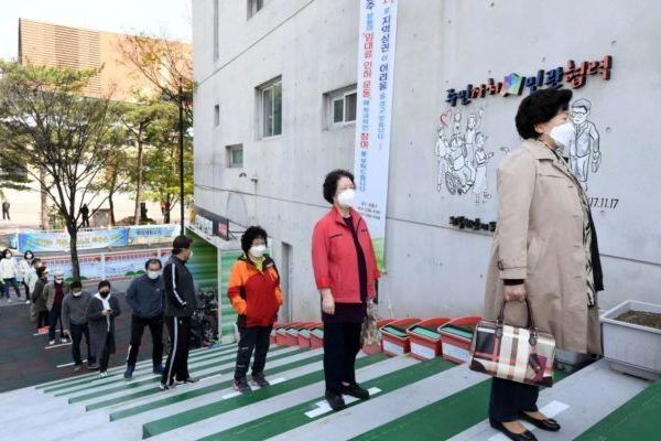 کره ای ها برای انتخاب رئیس جمهور جدید پای صندوق های رای رفتند