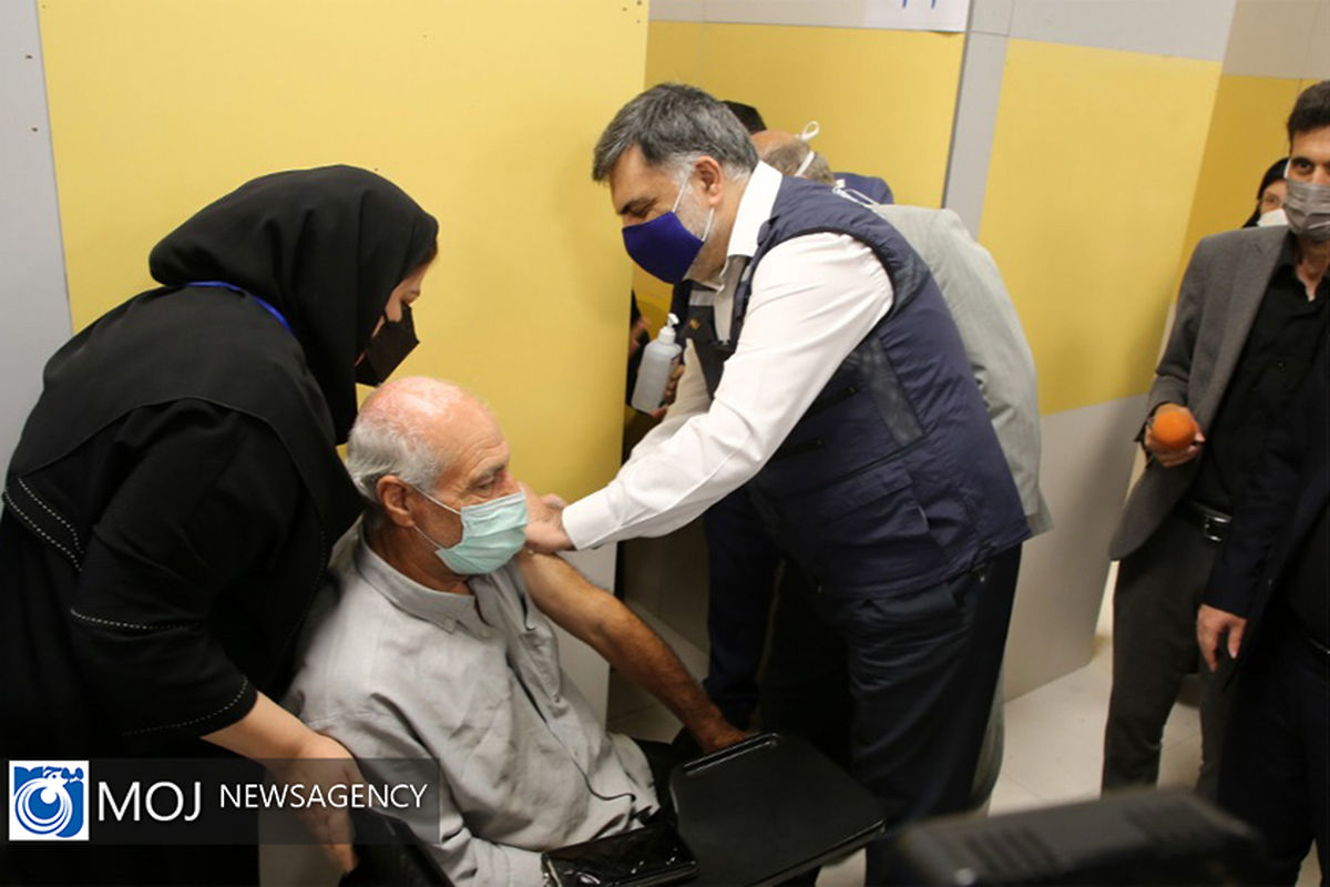 بازدید نماینده سازمان بهداشت جهانی از روند واکسیناسیون کرونا