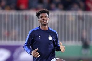 مشکلات خانوادگی برگشتنم به ایران را ناممکن کرده است