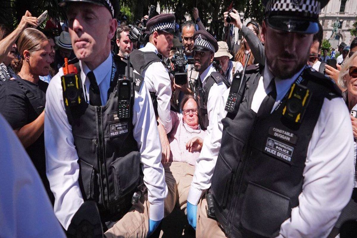 اعتراضات در انگلیس