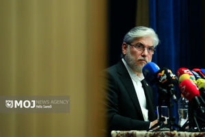 وزیر علوم خبر از تأمین هزینه دفاع حقوقی برای رفع تحریم دانشگاه شریف داد