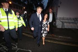 جانسون را در لندن «هوووو» کردند