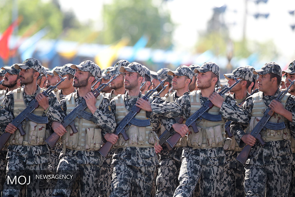مراسم رژه نیروهای مسلح ارتش جمهوری اسلامی ایران