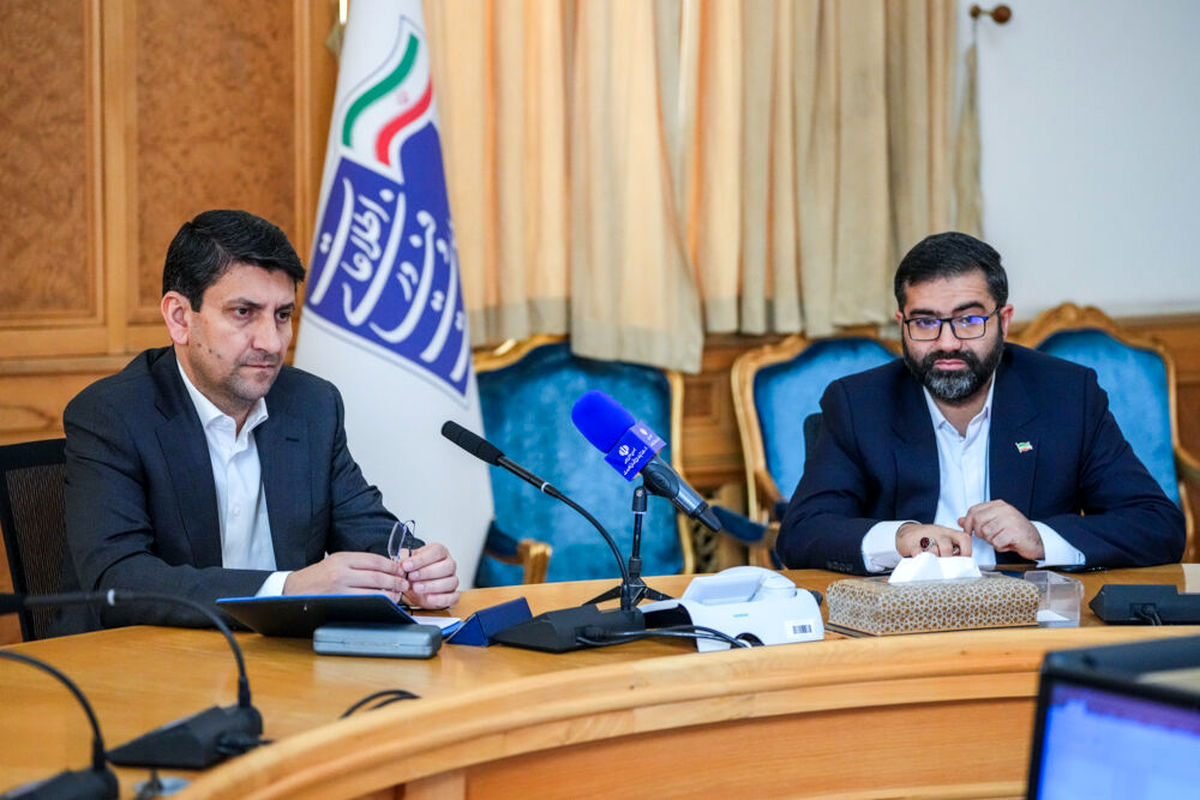 ستار هاشمی، وزیر ارتباطات و فناوری اطلاعات، با اسماعیل سقاب اصفهانی