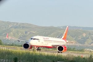 شرکت هواپیمایی ایر ایندیا اعلام کرد که پروازهای خود را به تل آویو تعلیق کرده است