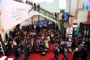 نیکخواه آزاد: سعی کردیم هزینه‌های جشنواره را صرف جوایز کنیم تا دکور