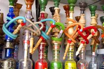 پلمب 3 واحد قلیان سرا در خمینی شهر/ جمع آوری 130 عدد قلیان