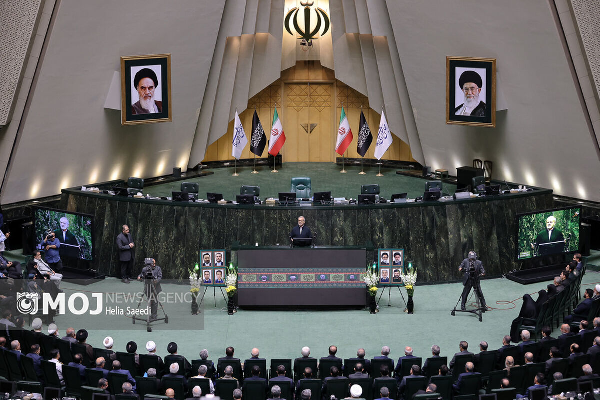 گرامیداشت شهدای خدمت در مجلس شورای اسلامی