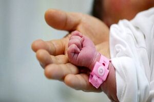 گواهی ولادت و وفات الکترونیکی شد / خدمات نام‌گذاری نوزادان بدون نیاز به مراجعه حضوری